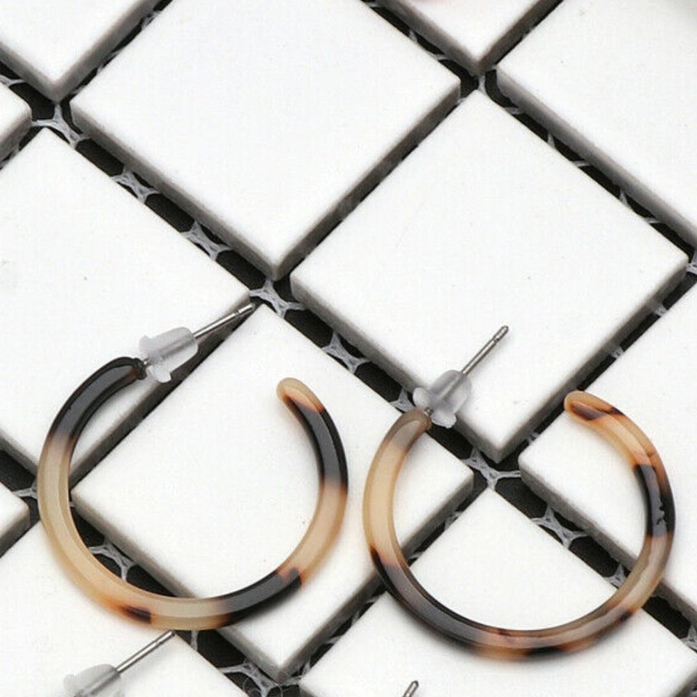 NWOT Tortoise Shell Leopard Hoop Earrings - Picture 4 of 9